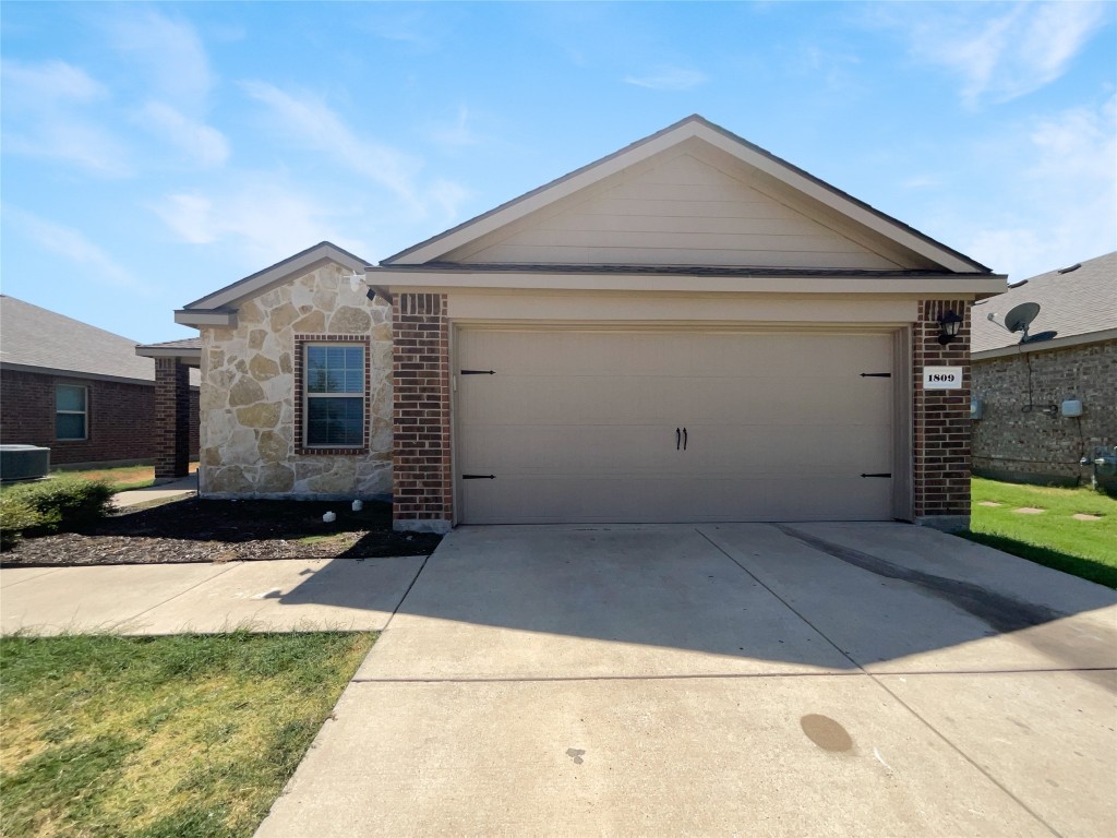 1809 Meadow Crest Drive Princeton TX 75407