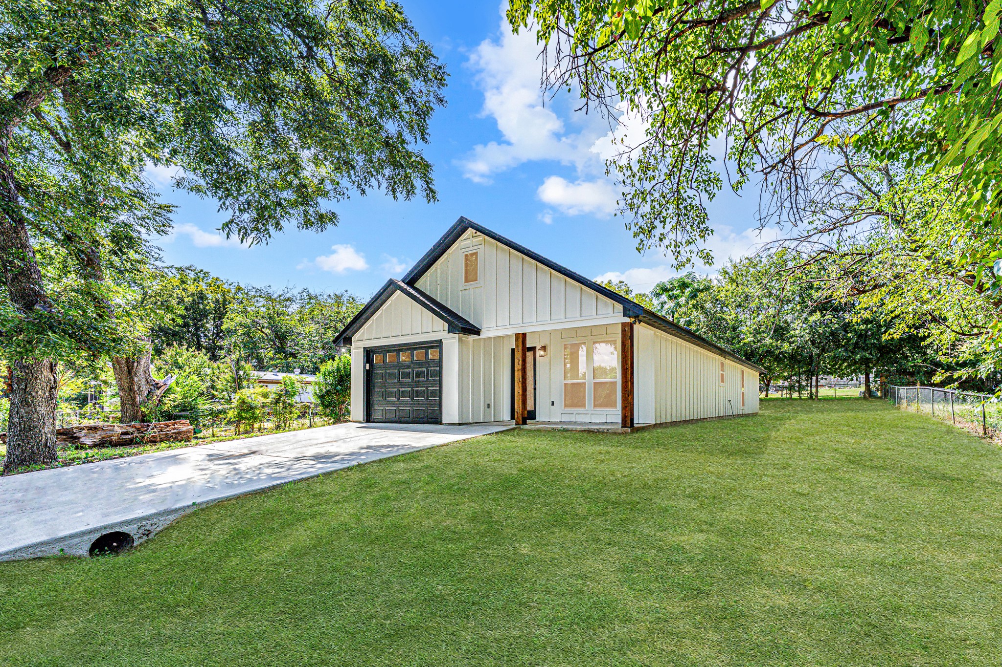 3712 Oak Meadow Street Granbury TX 76048