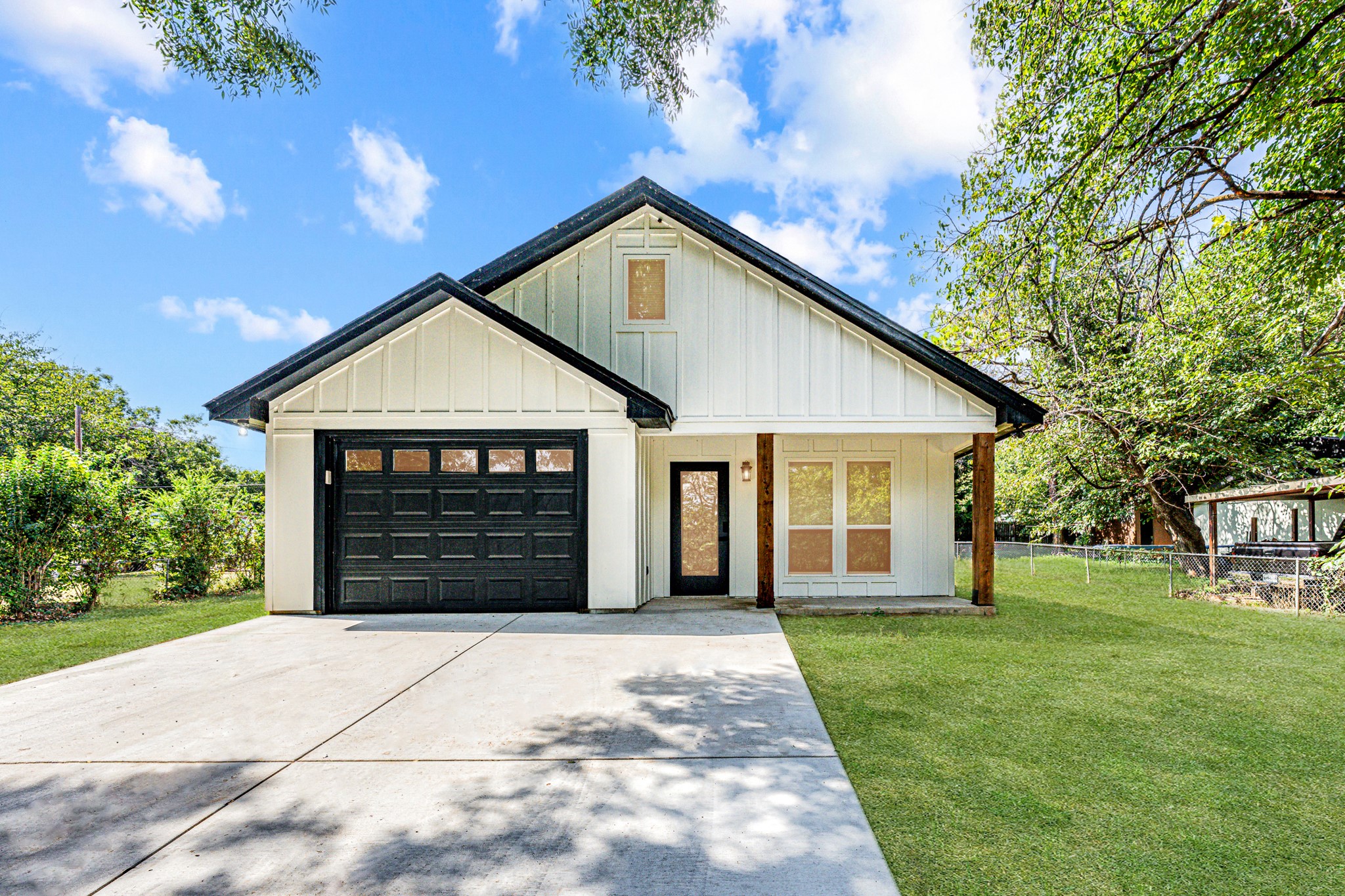3712 Oak Meadow Street Granbury TX 76048