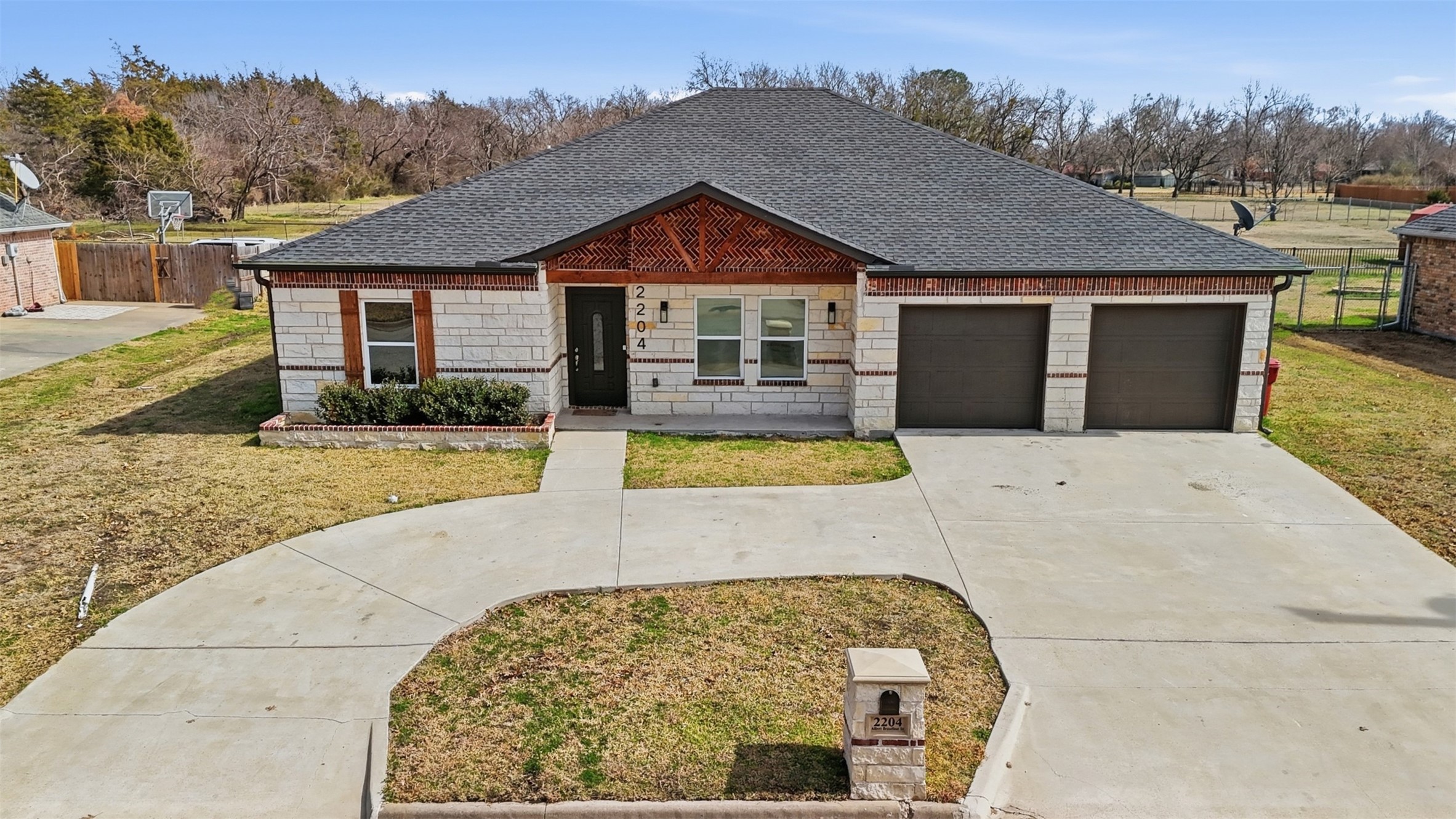 2204 Albert Broadfoot Street Bonham TX 75418