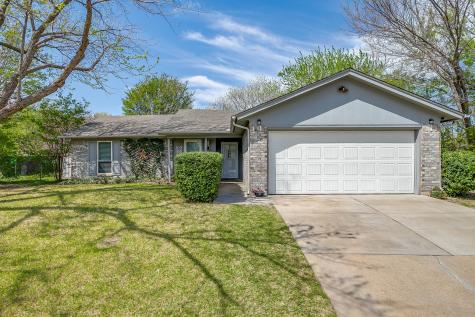 512 Parkridge Boulevard Burleson TX 76028