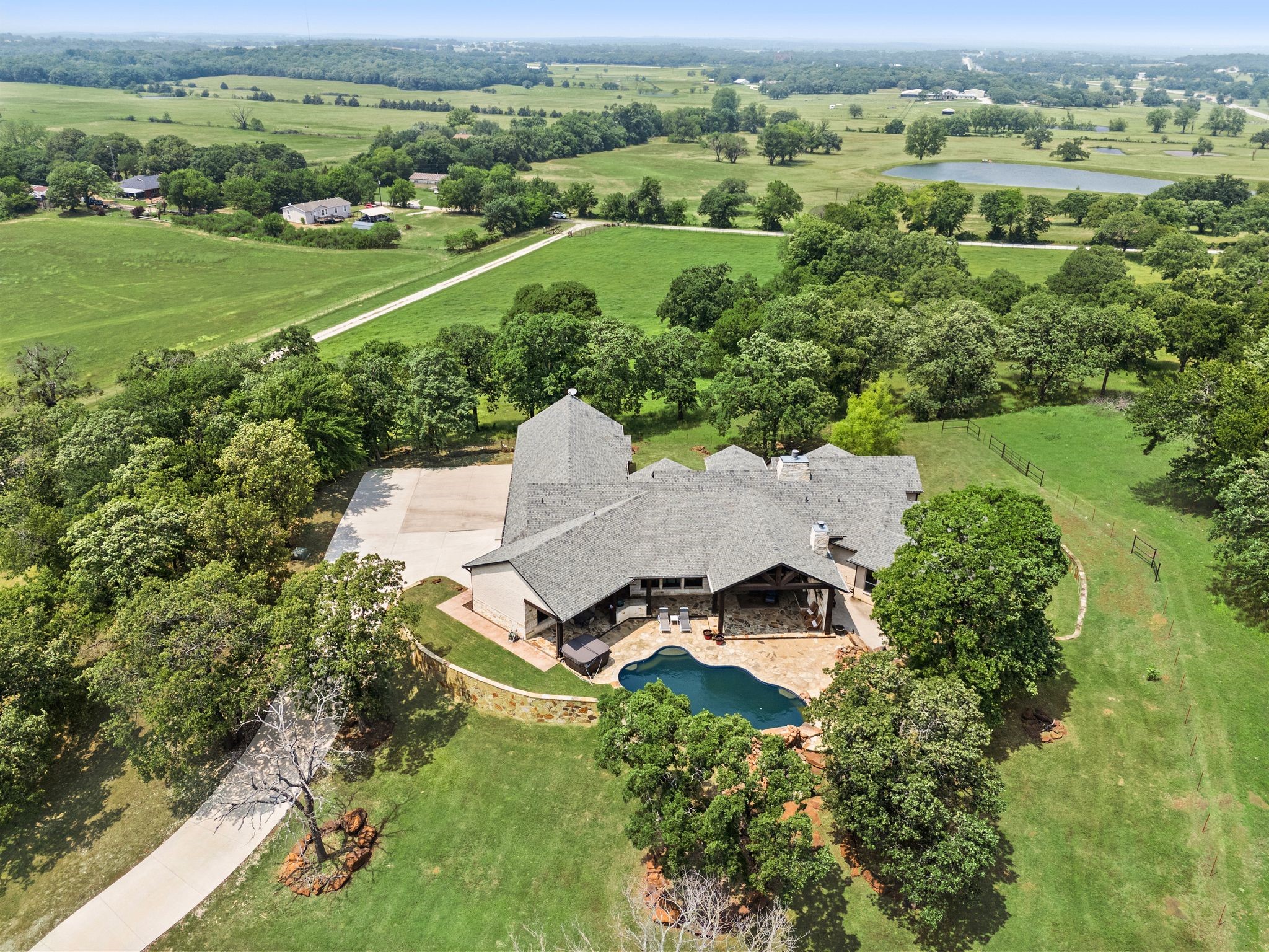 248 Howard Road Valley View TX 76272