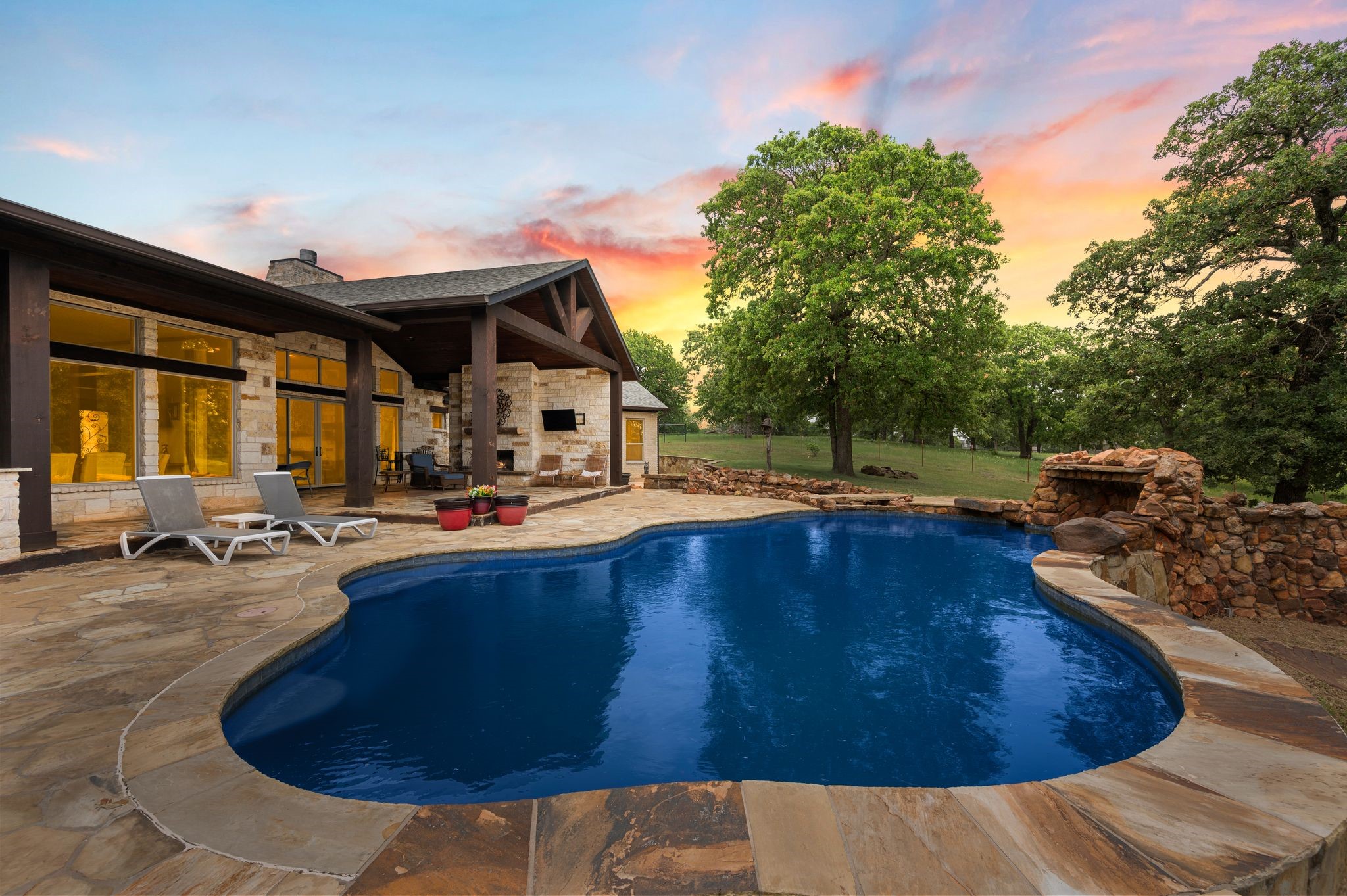 248 Howard Road Valley View TX 76272
