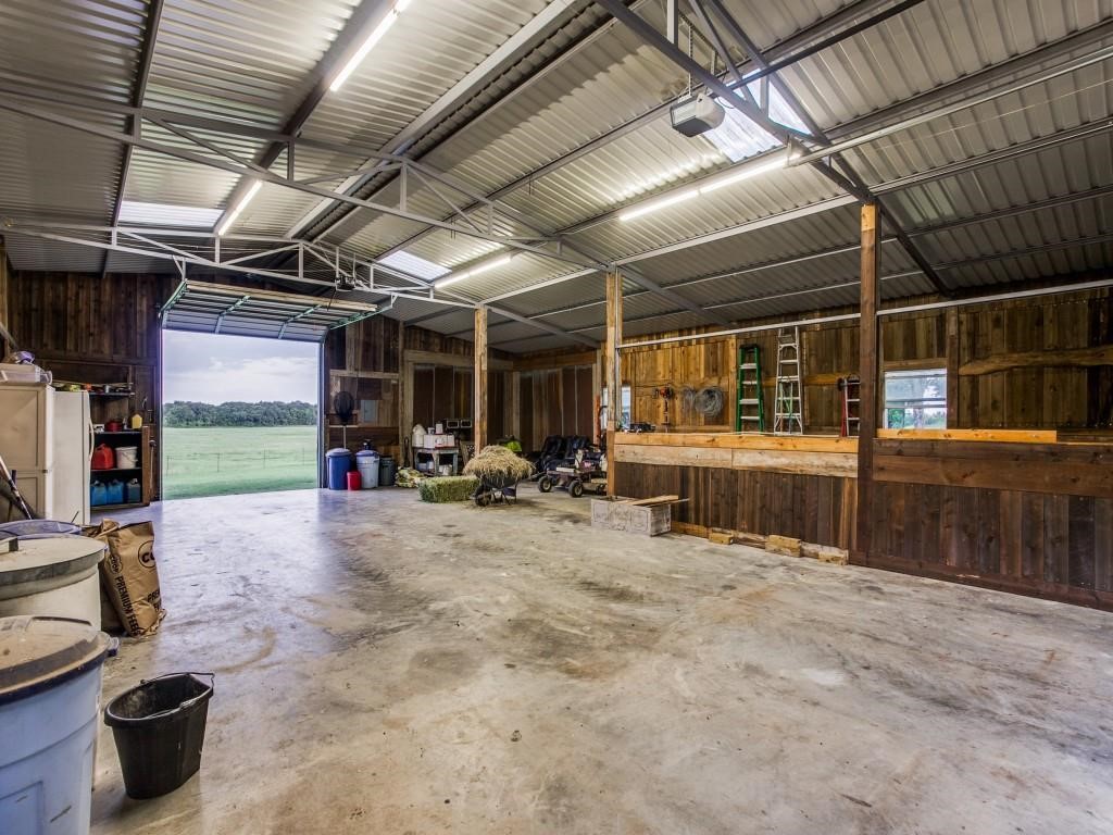 248 Howard Road Valley View TX 76272