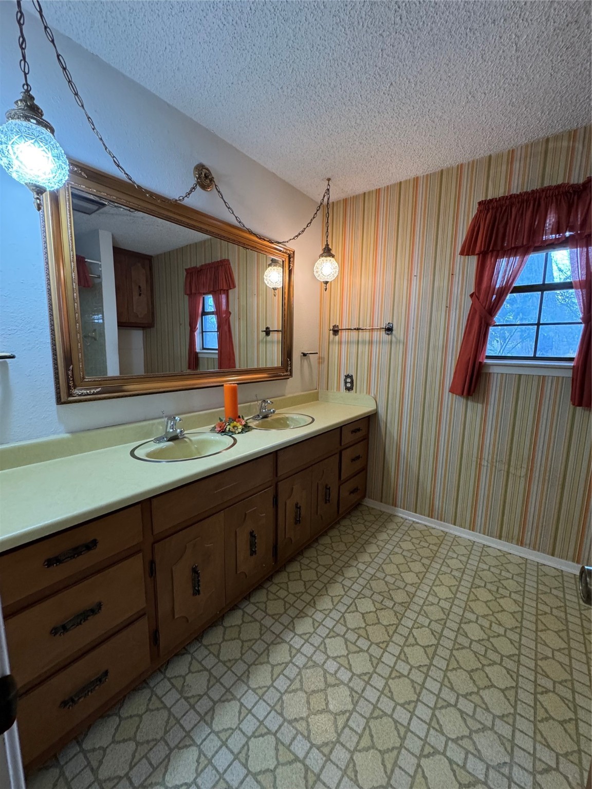 209 N Harrison Street Roxton TX 75477