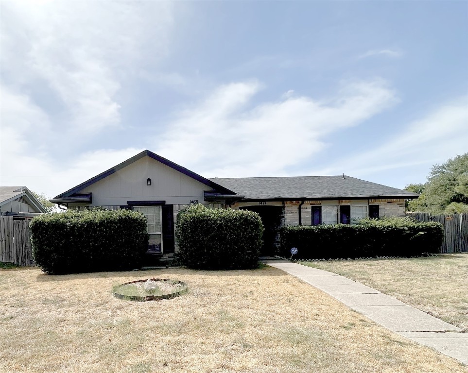 1469 N Bluegrove Road Lancaster TX 75134