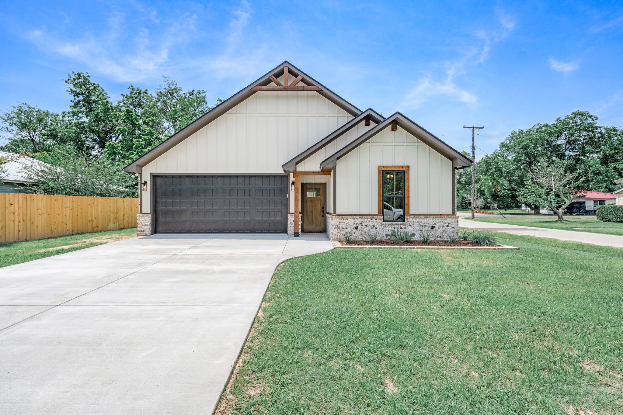 213 Turman Street Mineola TX 75773