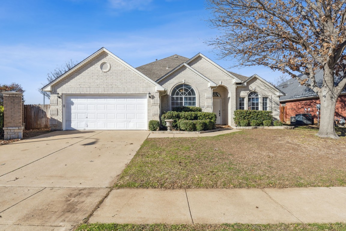 5801 Clear Creek Drive Haltom City TX 76137