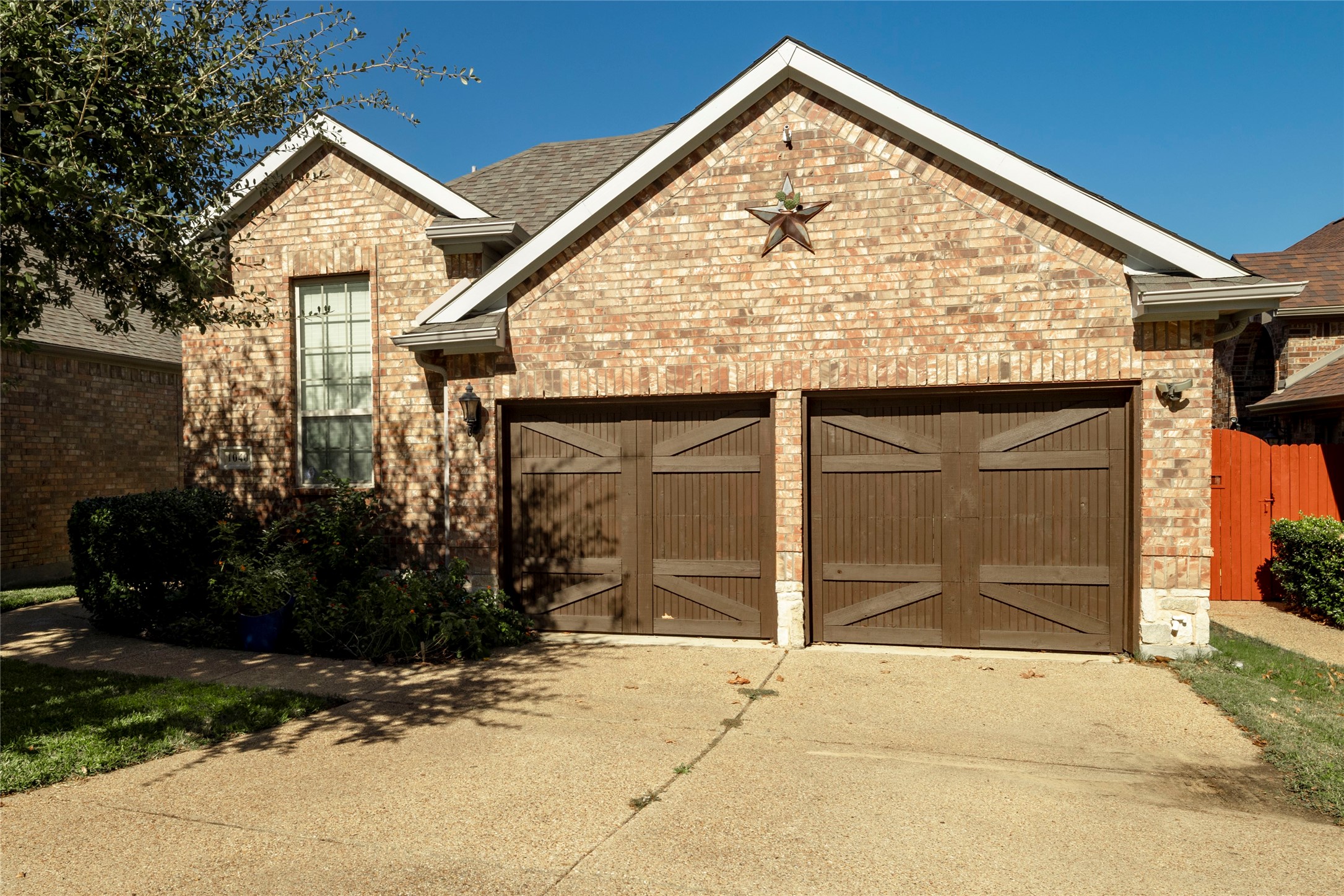1040 Kaylie Street Grand Prairie TX 75052