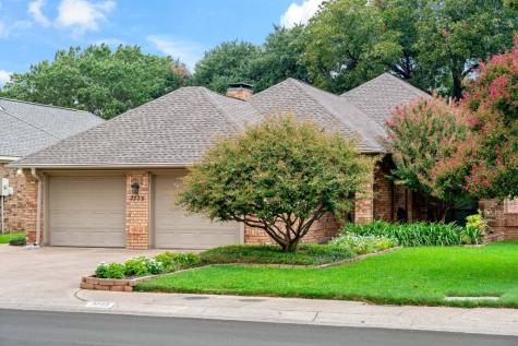 2723 Country Place Carrollton TX 75006