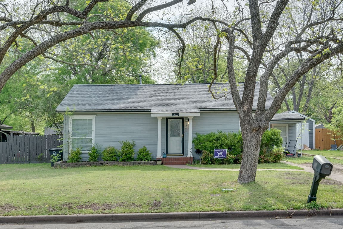 422 Bellevue Drive Cleburne TX 76033