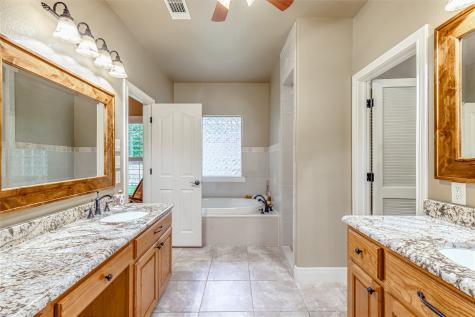 136 Oakwood Court Lakeside TX 76135
