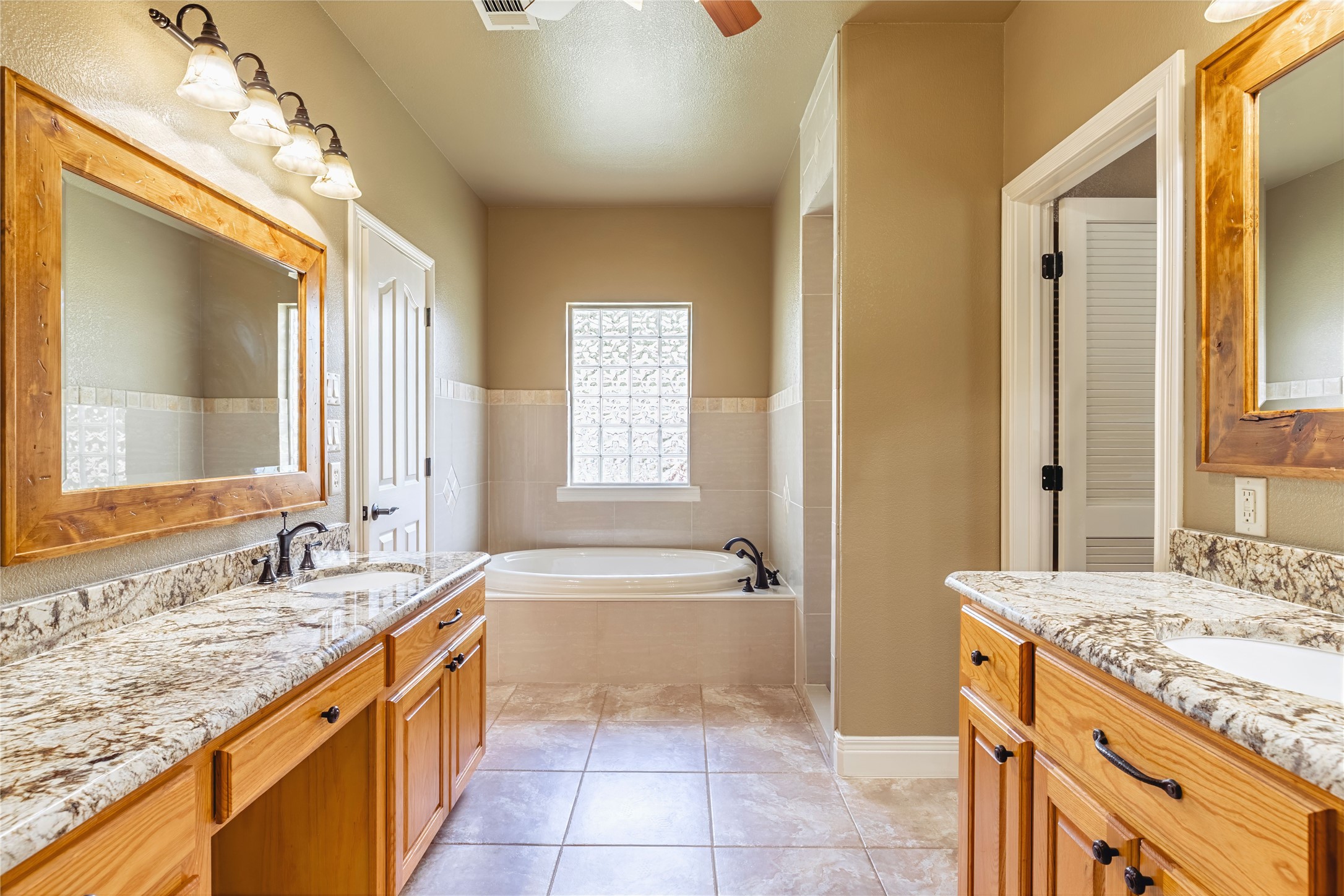 136 Oakwood Court Lakeside TX 76135