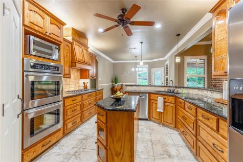 136 Oakwood Court Lakeside TX 76135