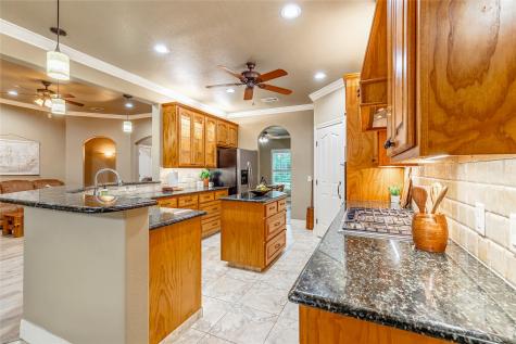136 Oakwood Court Lakeside TX 76135