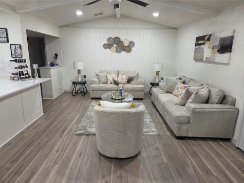 1116 Southwood Drive Desoto TX 75115