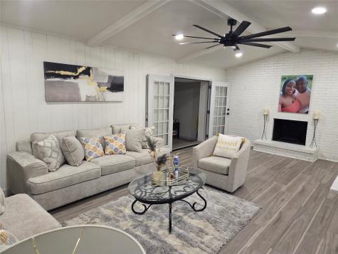 1116 Southwood Drive Desoto TX 75115
