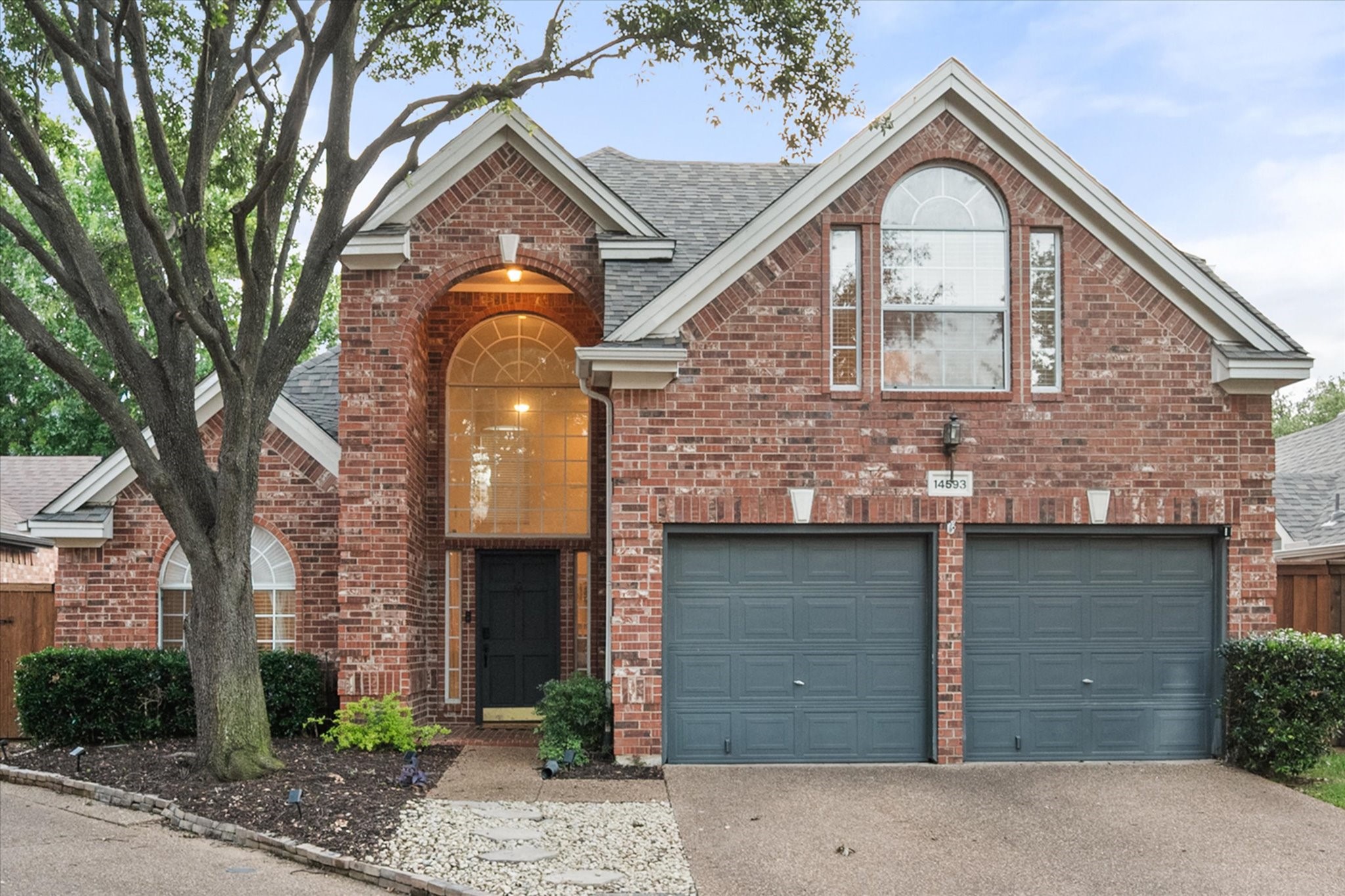 14593 Princeton Court Addison TX 75001