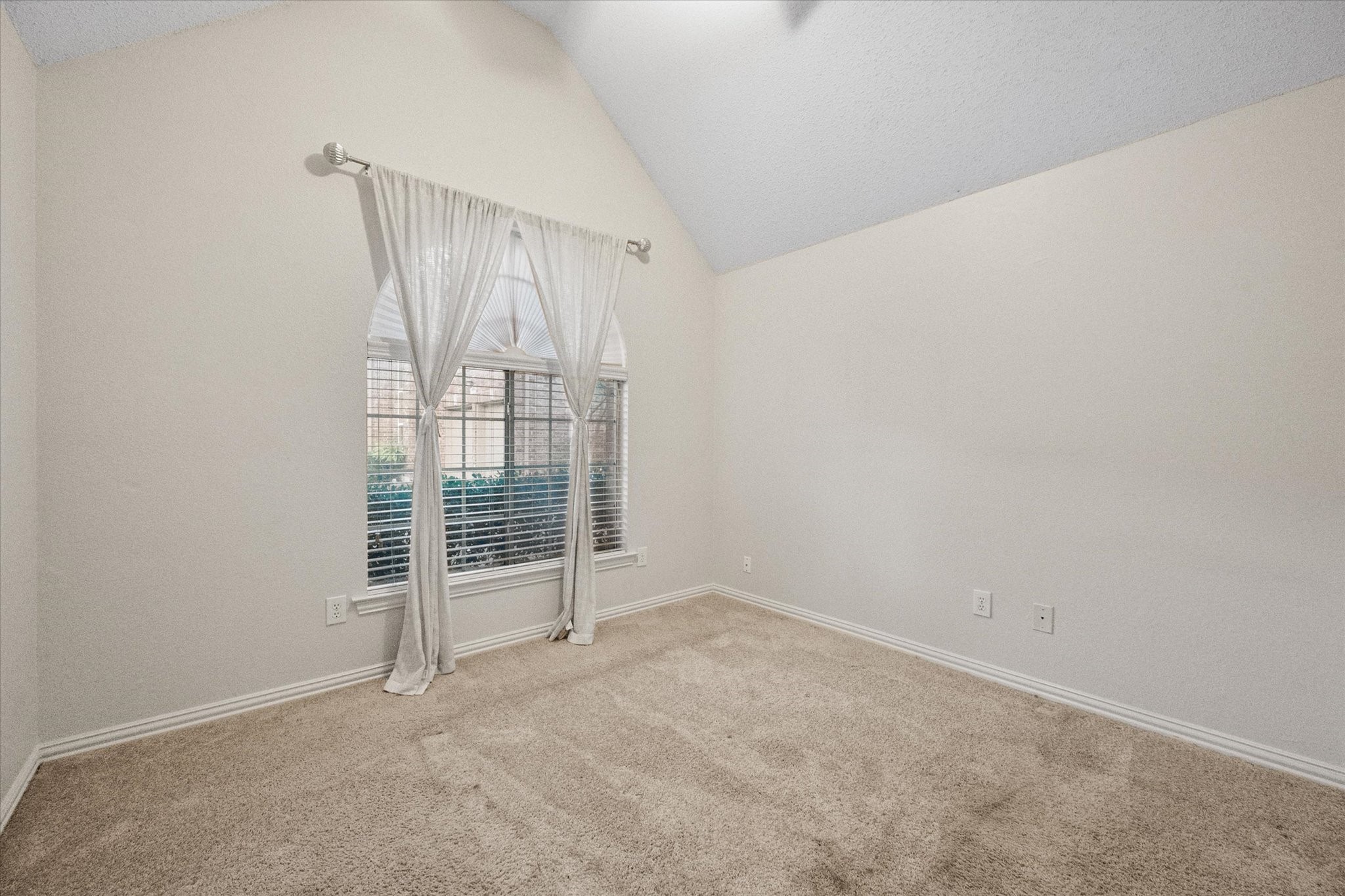 14593 Princeton Court Addison TX 75001