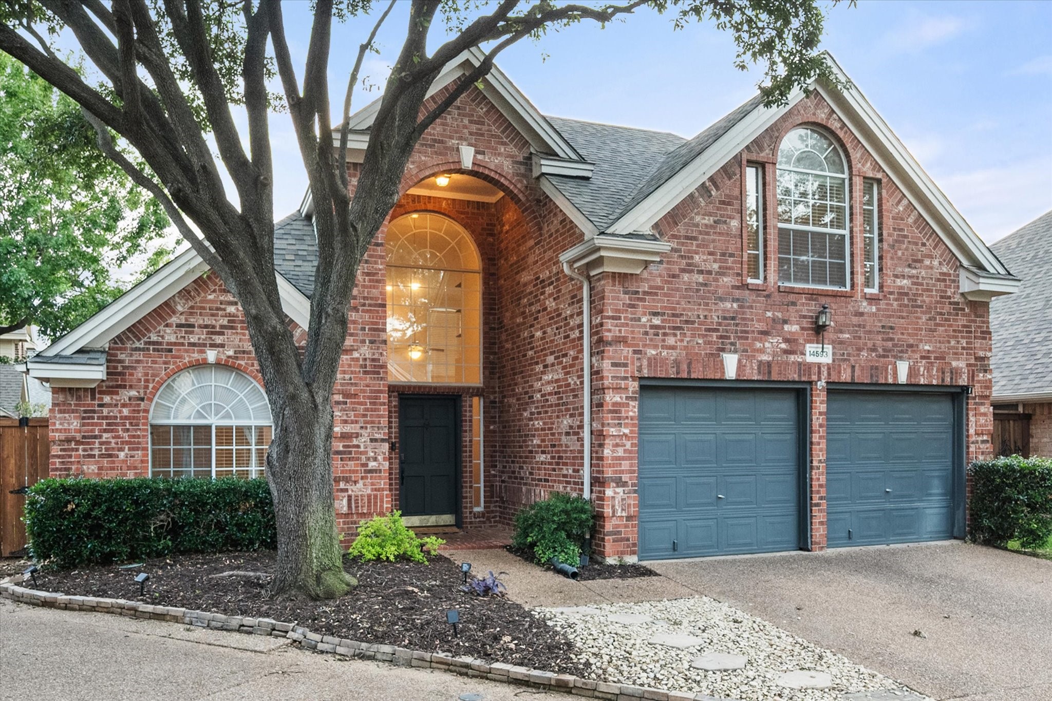14593 Princeton Court Addison TX 75001