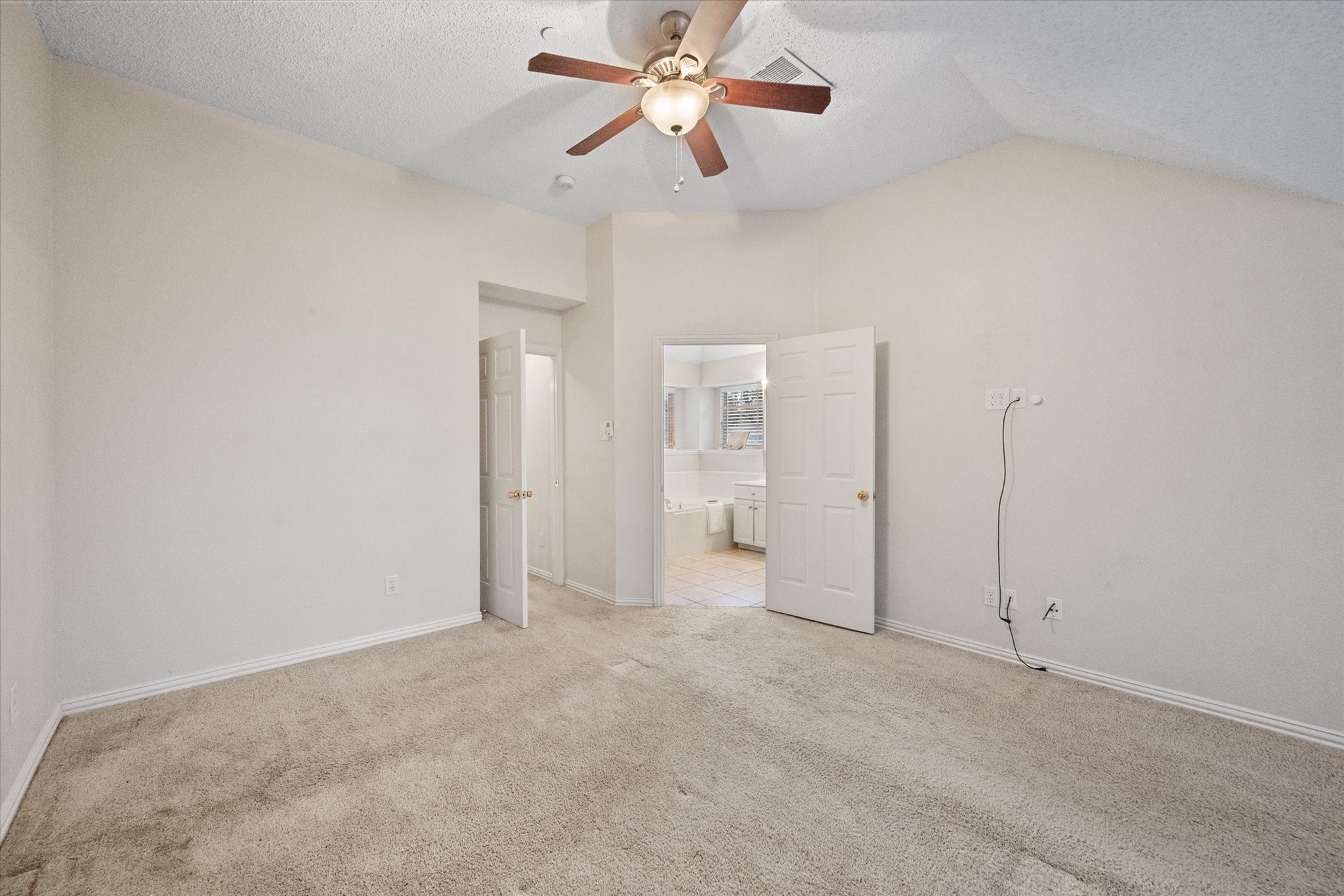 14593 Princeton Court Addison TX 75001