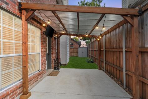 14593 Princeton Court Addison TX 75001