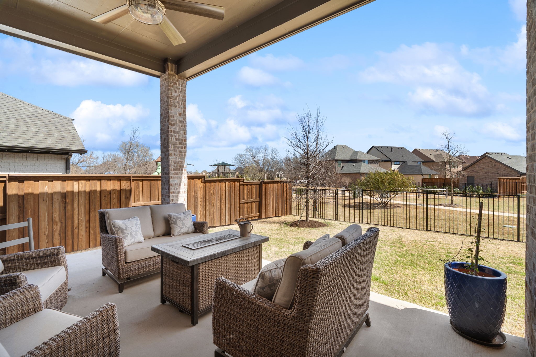 1713 Cannon Street Van Alstyne TX 75495