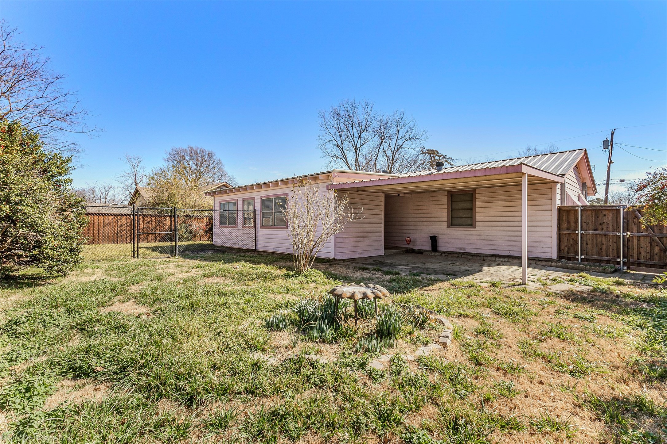 1401 N Rockwall Avenue Terrell TX 75160