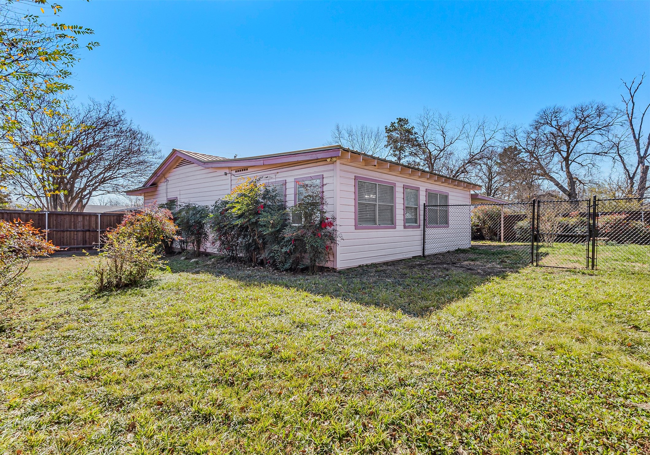1401 N Rockwall Avenue Terrell TX 75160