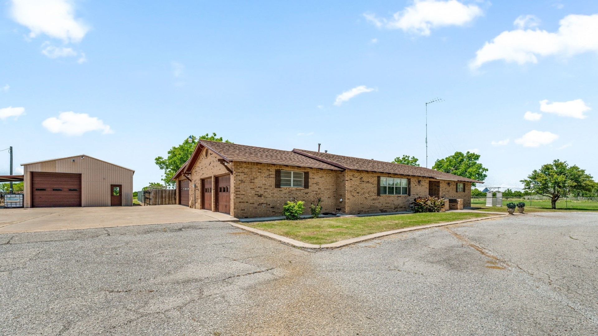 608 Avenue H S Chillicothe TX 79225