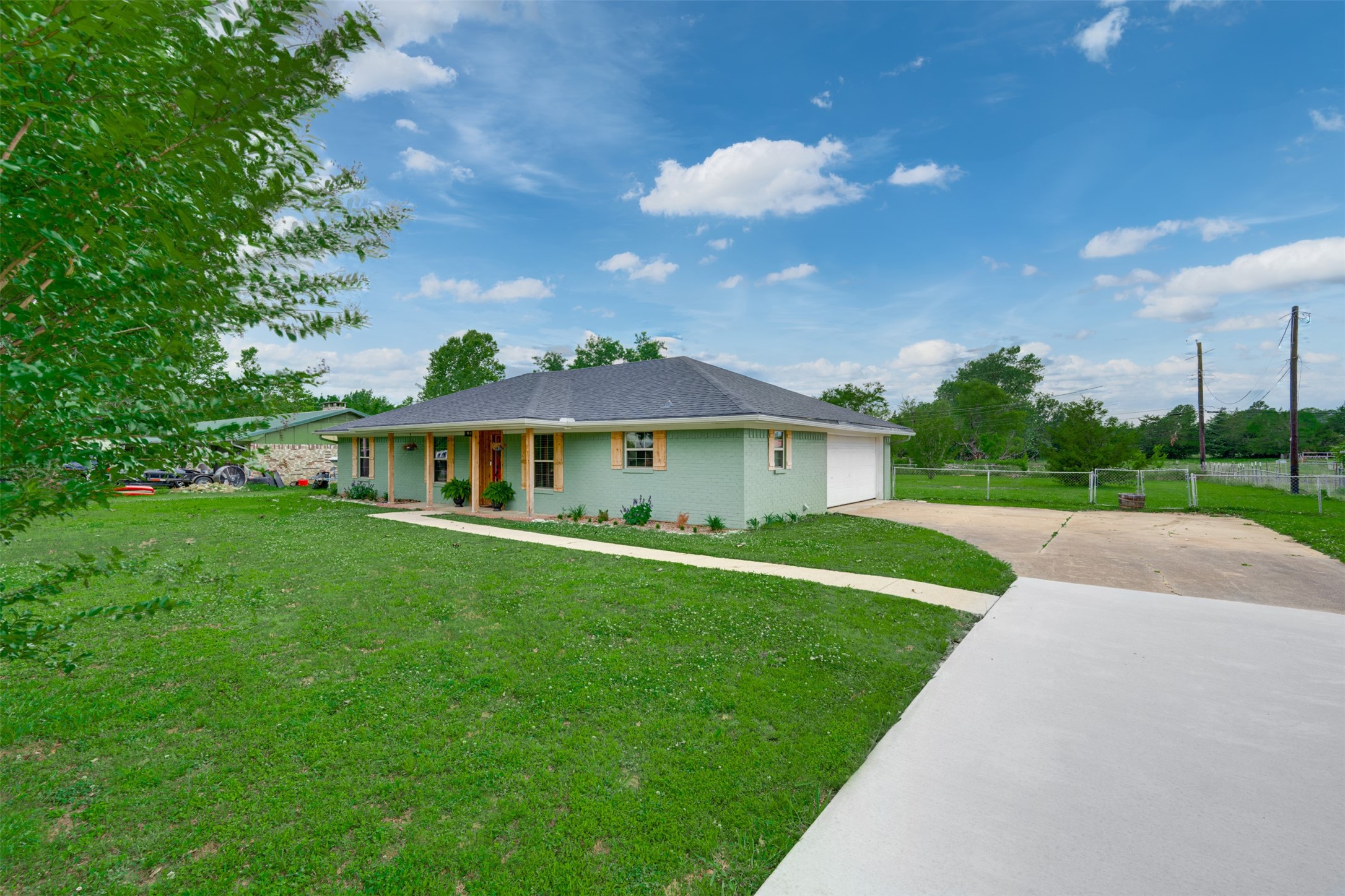 2770 40th Street SE Paris TX 75462