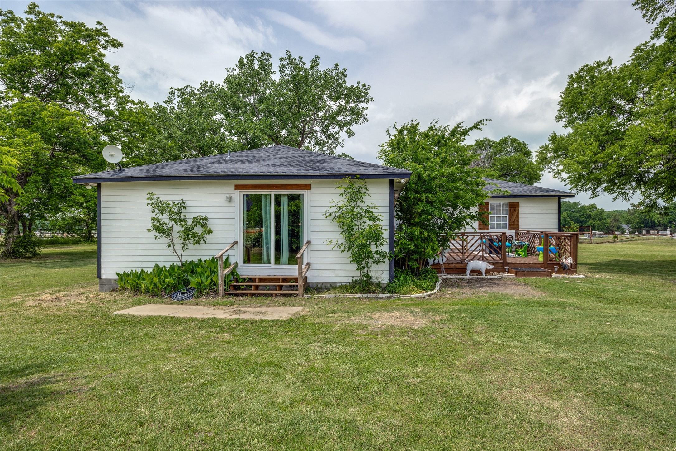 411 W Houston Street Leonard TX 75452