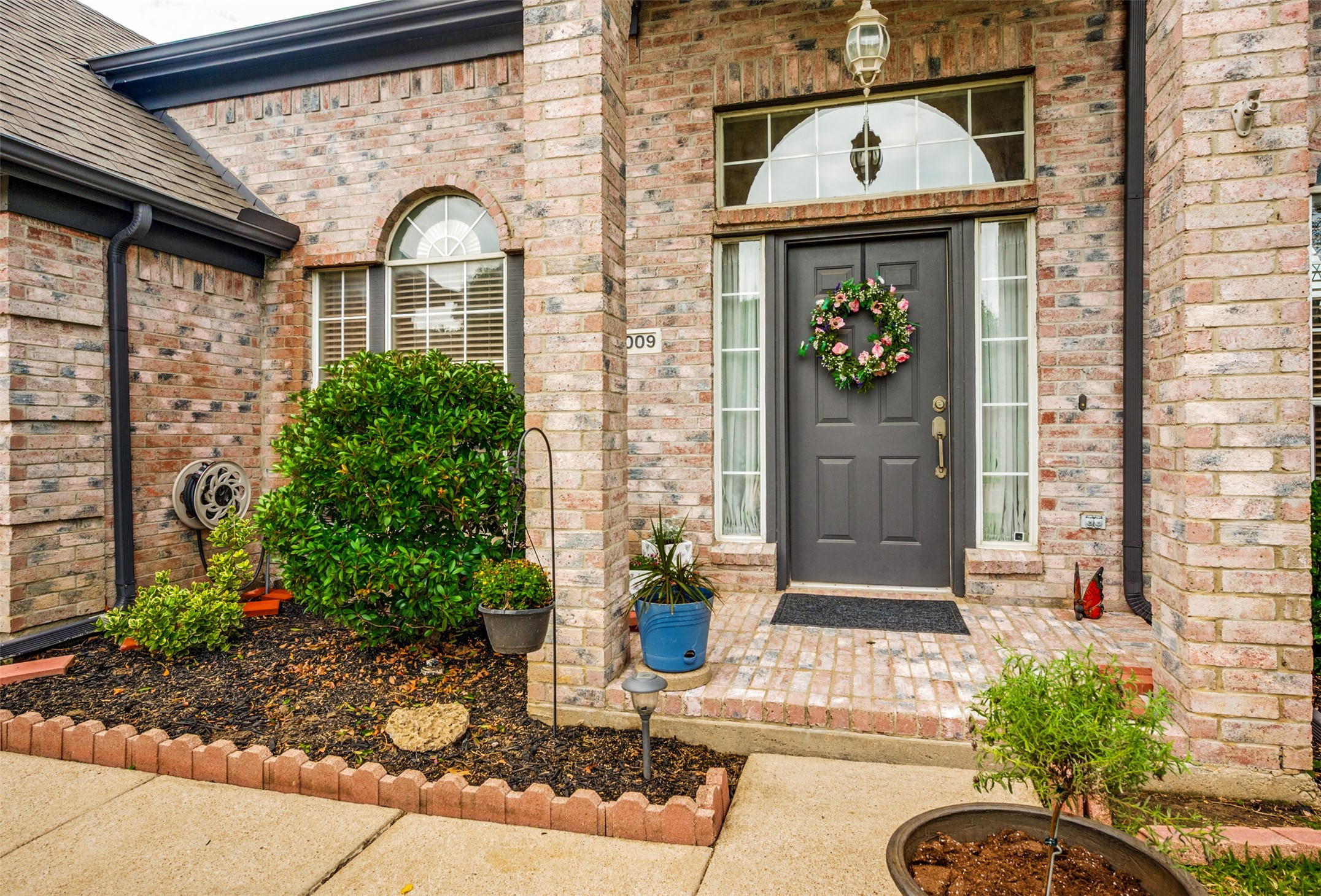 10009 White Lane Irving TX 75063