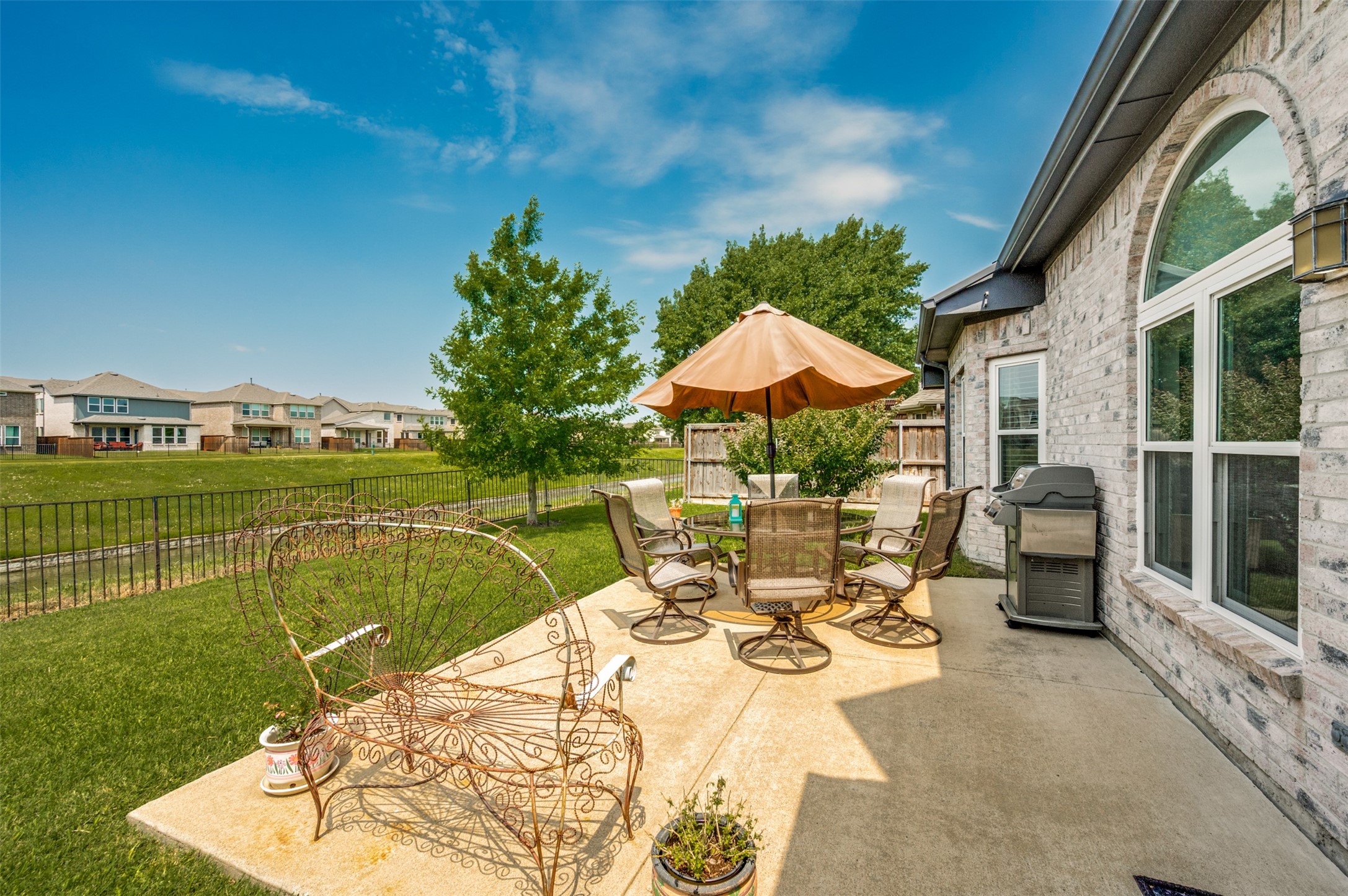 10009 White Lane Irving TX 75063