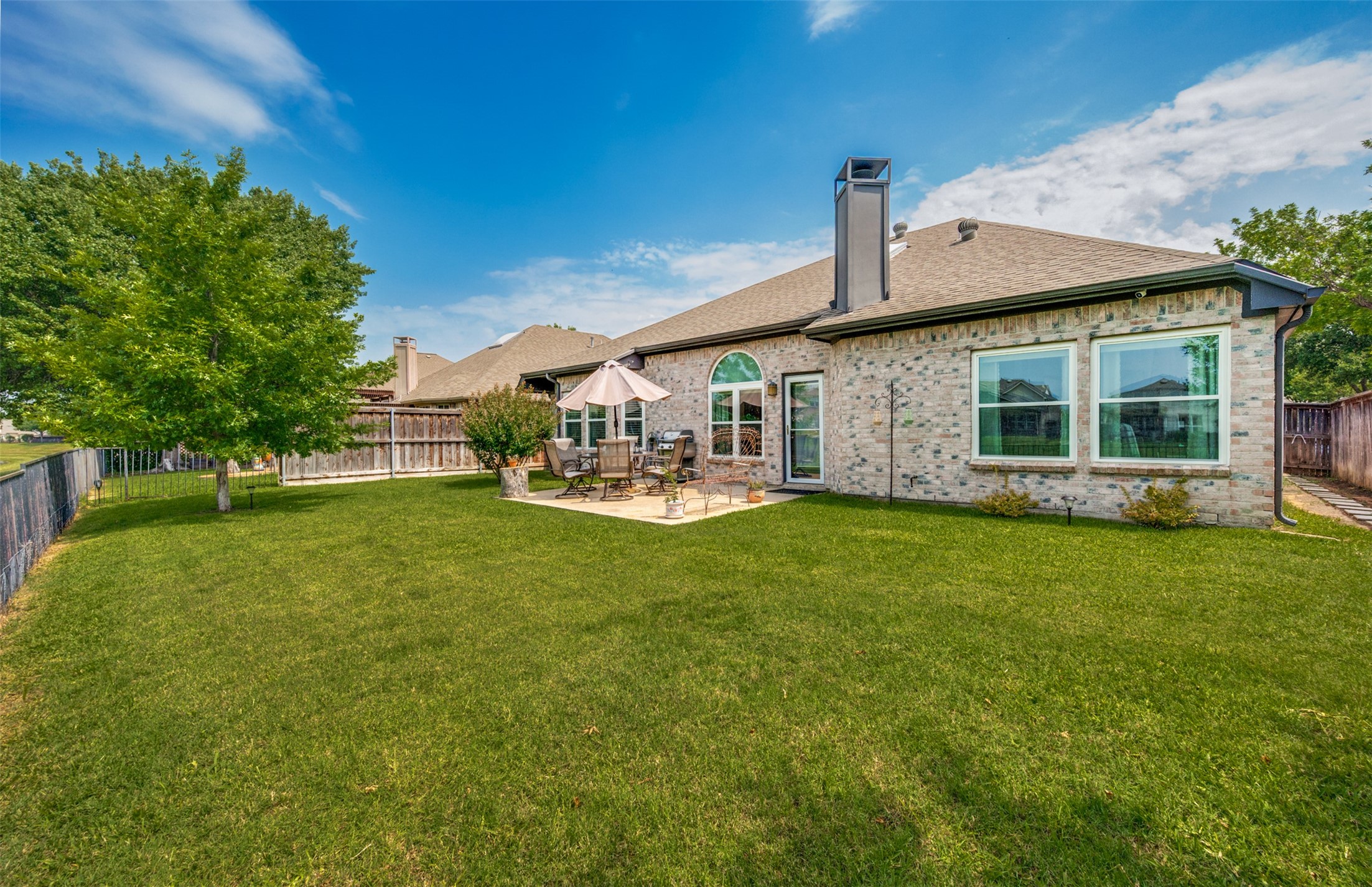 10009 White Lane Irving TX 75063
