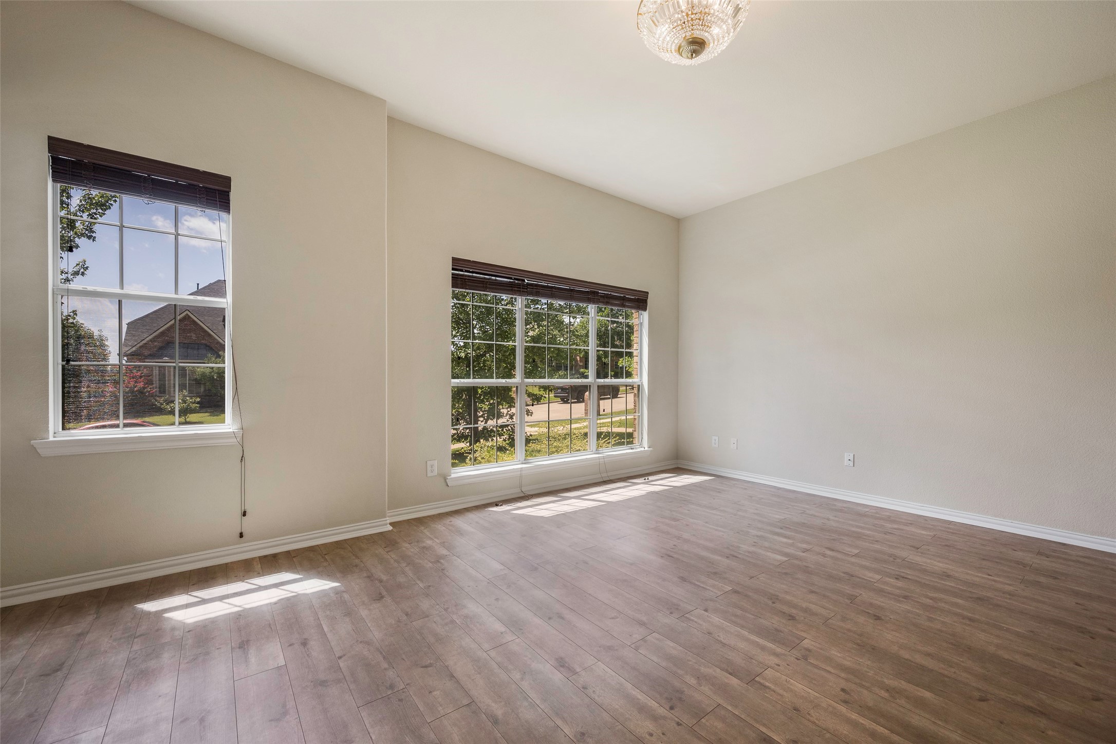 2505 Claymore Avenue Garland TX 75043
