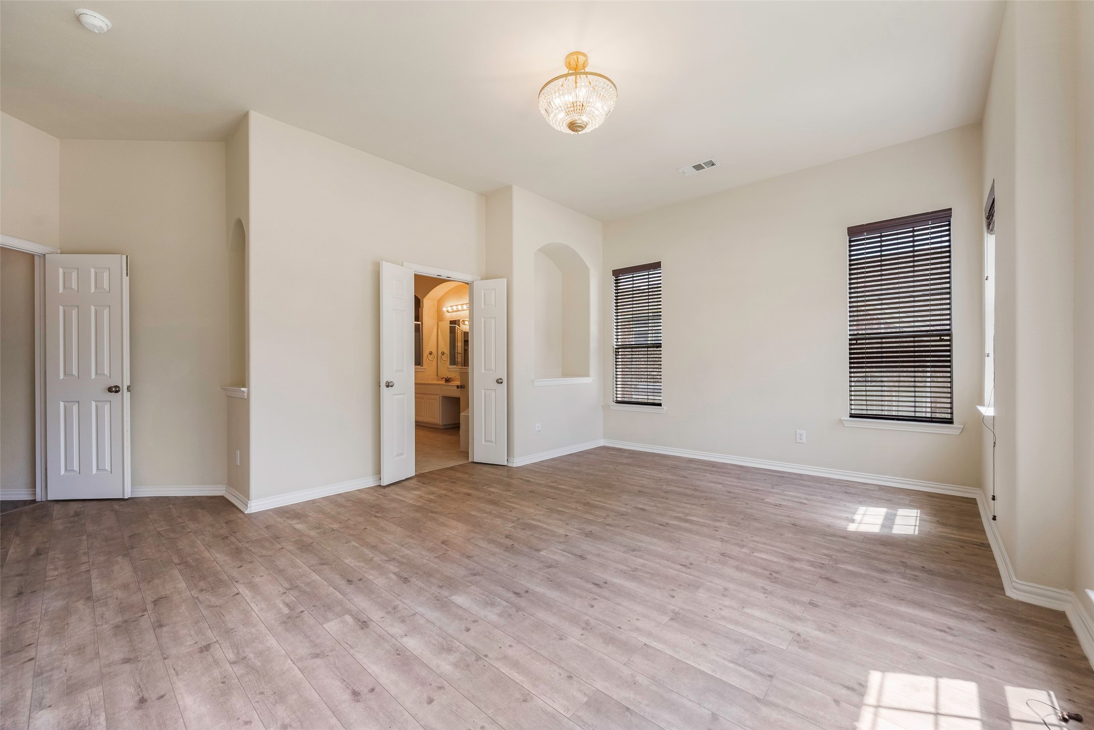 2505 Claymore Avenue Garland TX 75043