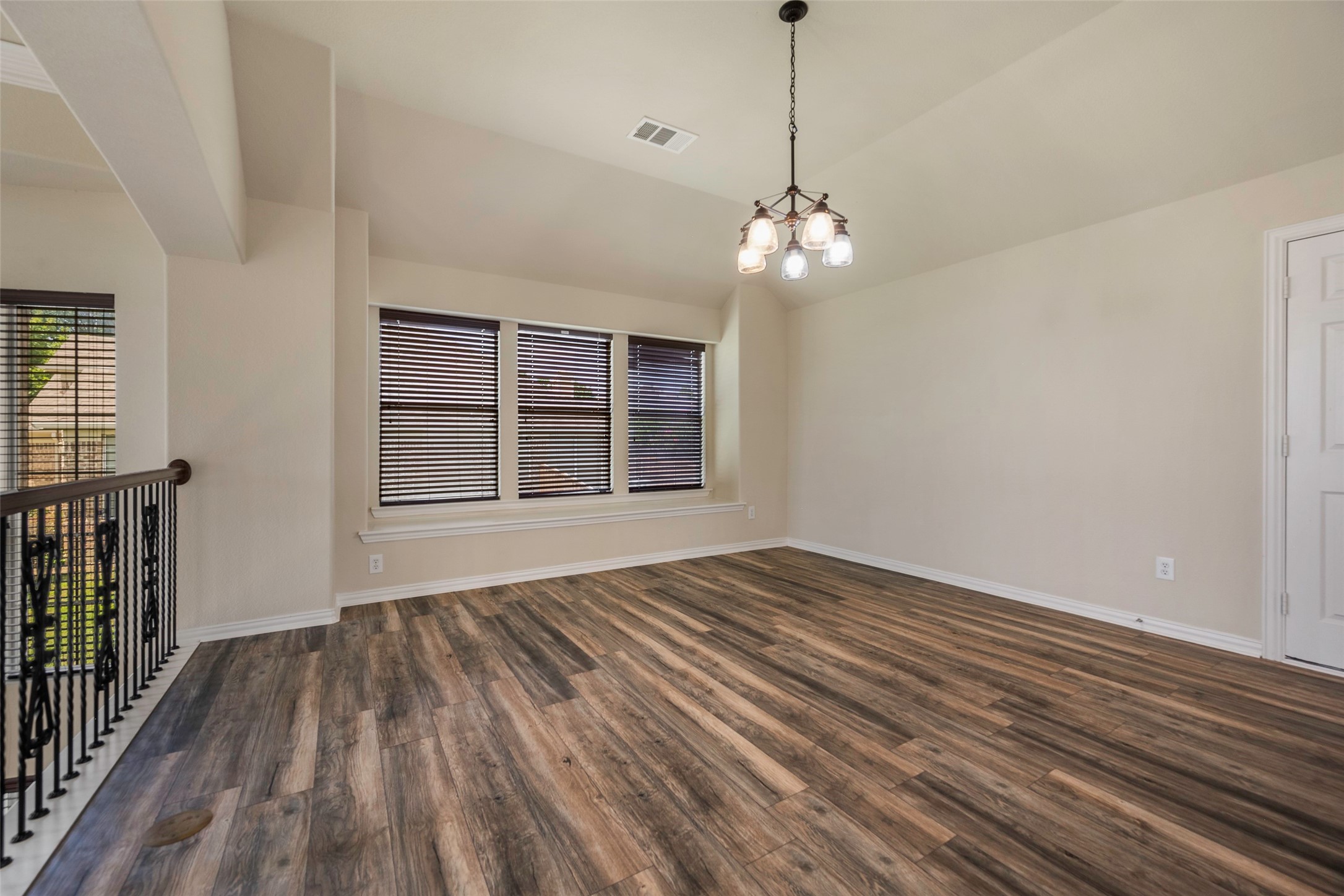 2505 Claymore Avenue Garland TX 75043