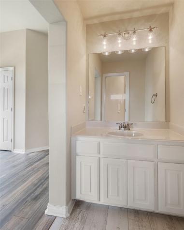 2505 Claymore Avenue Garland TX 75043