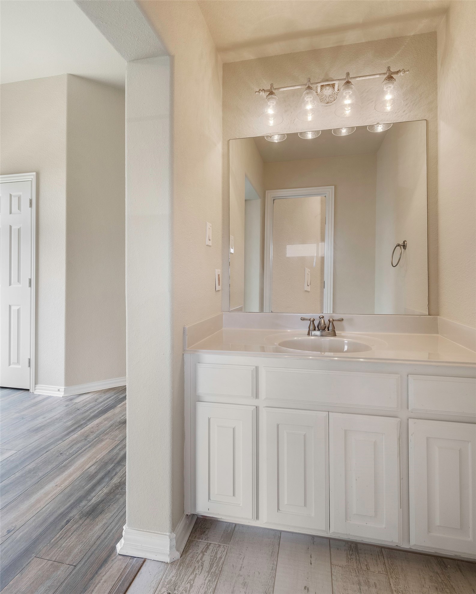 2505 Claymore Avenue Garland TX 75043