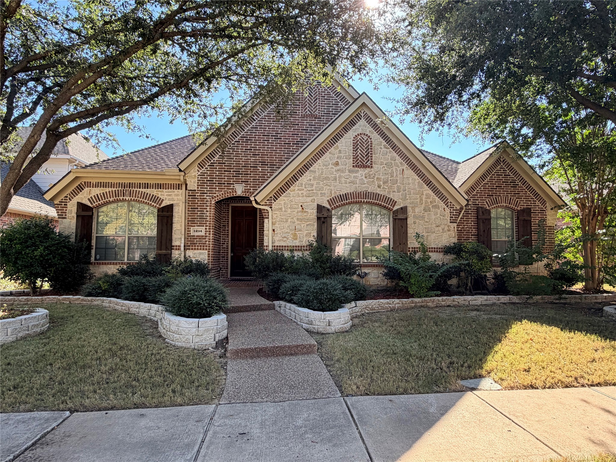 1214 Luna Lane Garland TX 75044