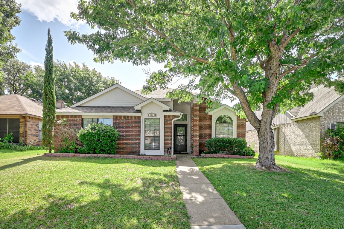 4316 Saugus Drive Grand Prairie TX 75052