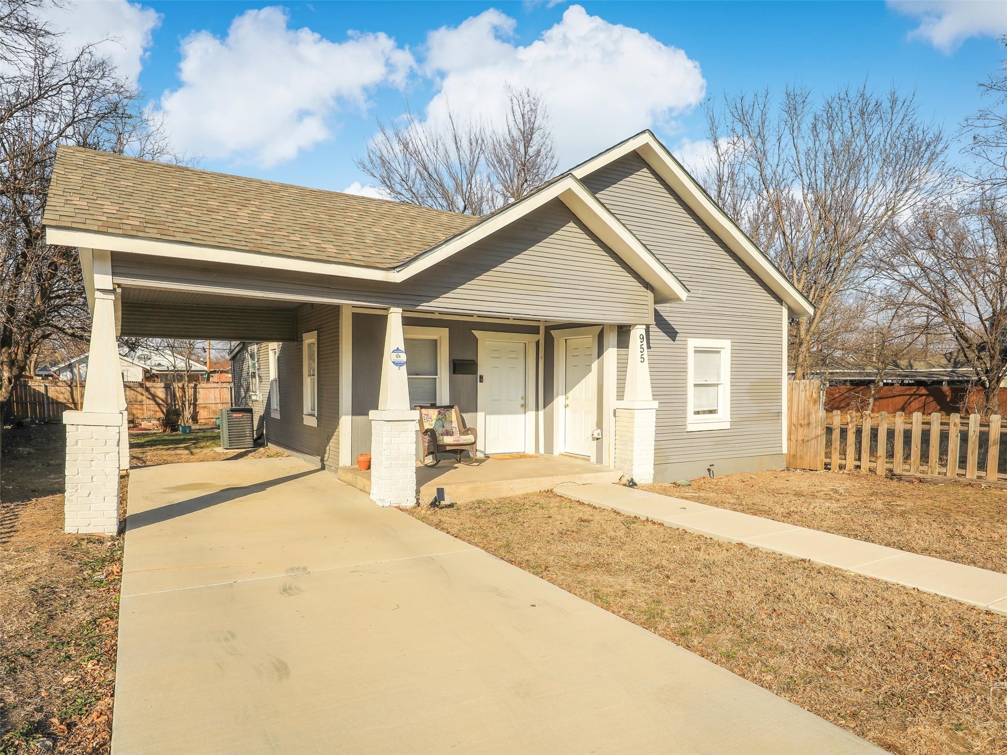 955 E Humbolt Street Fort Worth TX 76104