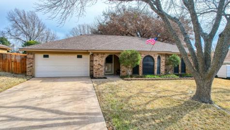 232 Meadowhill Drive Benbrook TX 76126