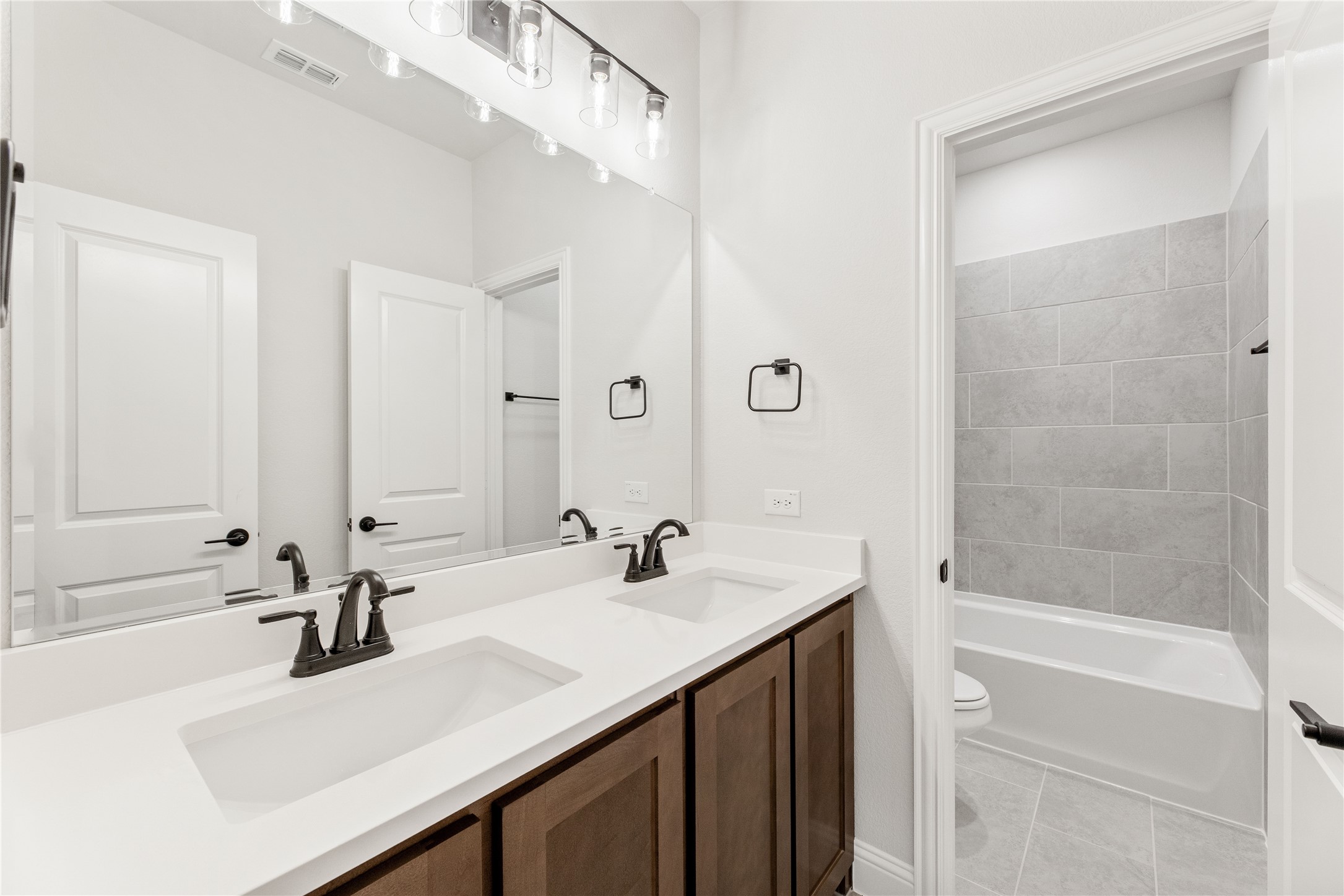 182 Memory Lane Waxahachie TX 75165