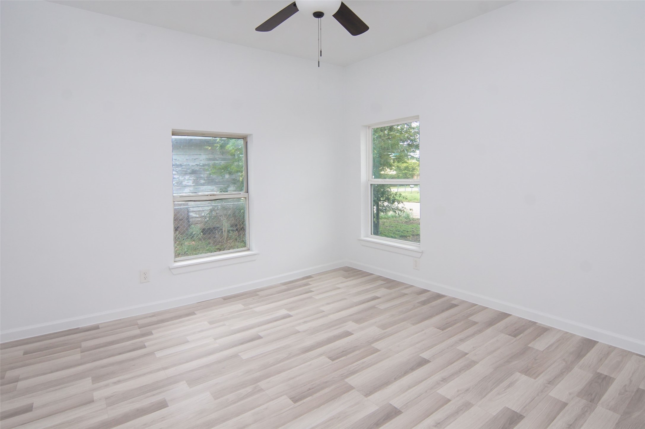 611 SE 2nd Avenue Mineral Wells TX 76067