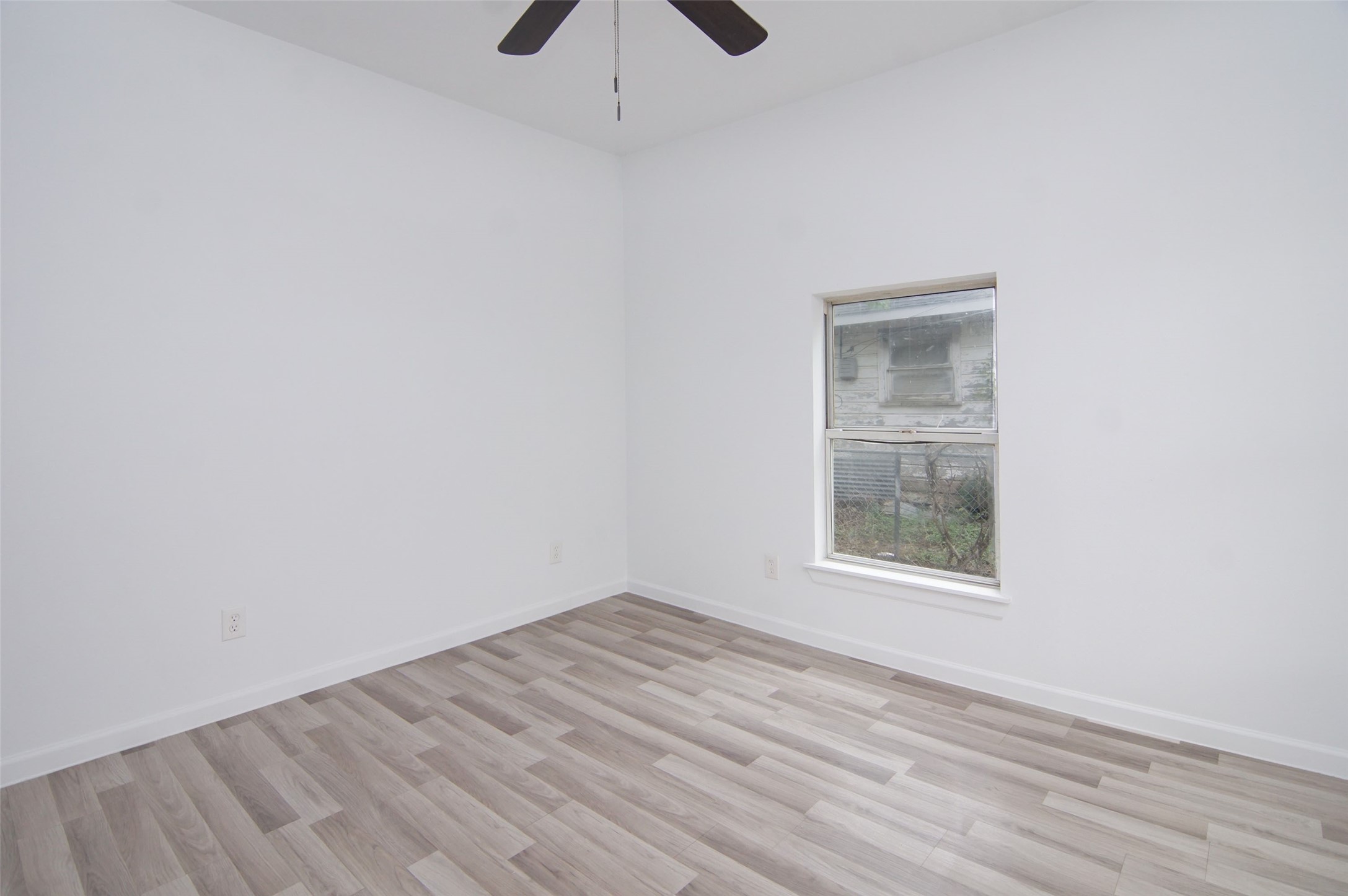 611 SE 2nd Avenue Mineral Wells TX 76067