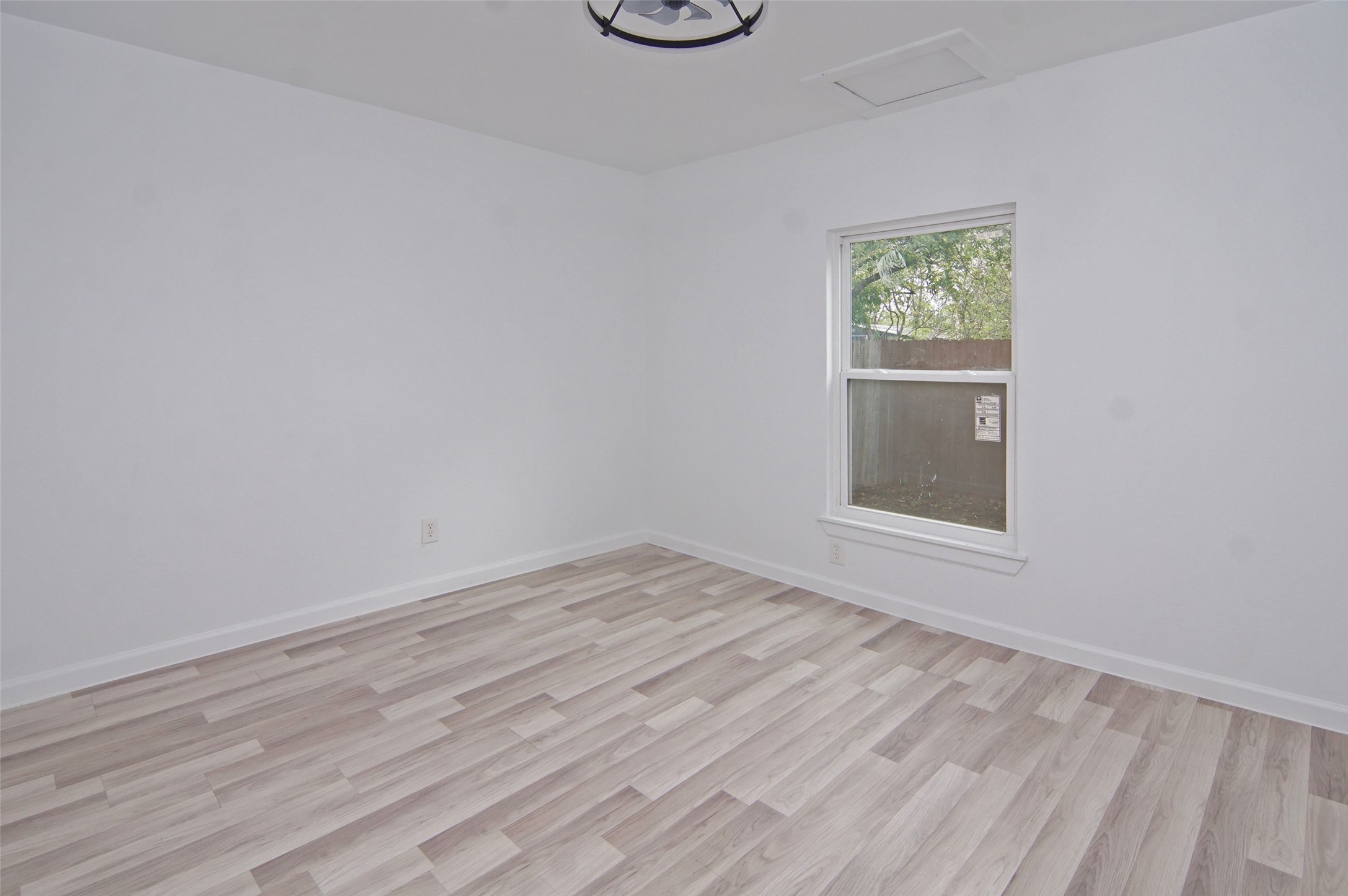 611 SE 2nd Avenue Mineral Wells TX 76067