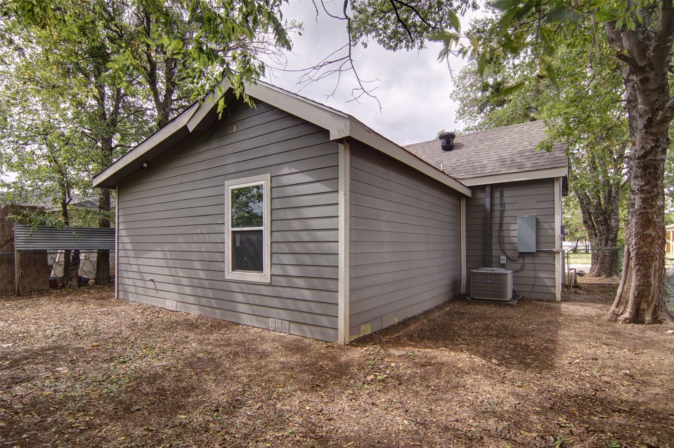 611 SE 2nd Avenue Mineral Wells TX 76067