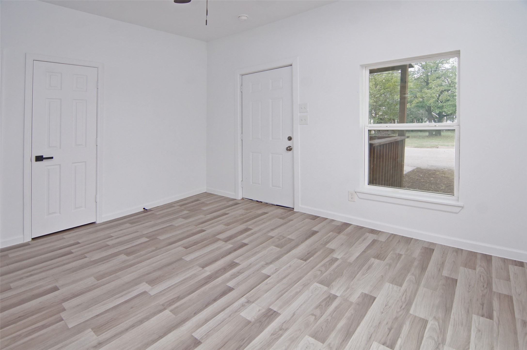 611 SE 2nd Avenue Mineral Wells TX 76067